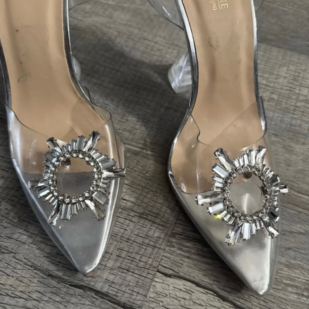 Catherine Malandrino Silver Pointed Toe Heels with Crystal Sunburst - Picture 3 of 13